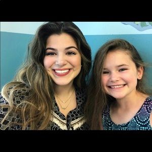 Meet your Posher, Alexia